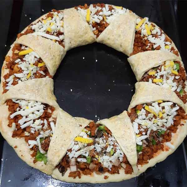 طرز تهیه پیتزا خورشیدی خوشمزه به روش فست فودی طرز تهیه انواع پیتزا  طرز تهیه پیتزا ساده