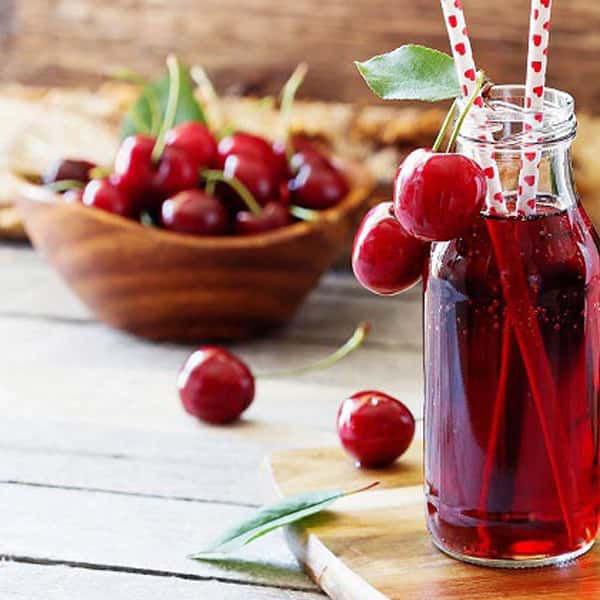 طرز تهیه شربت آلبالو خانگی خوشمزه و شفاف