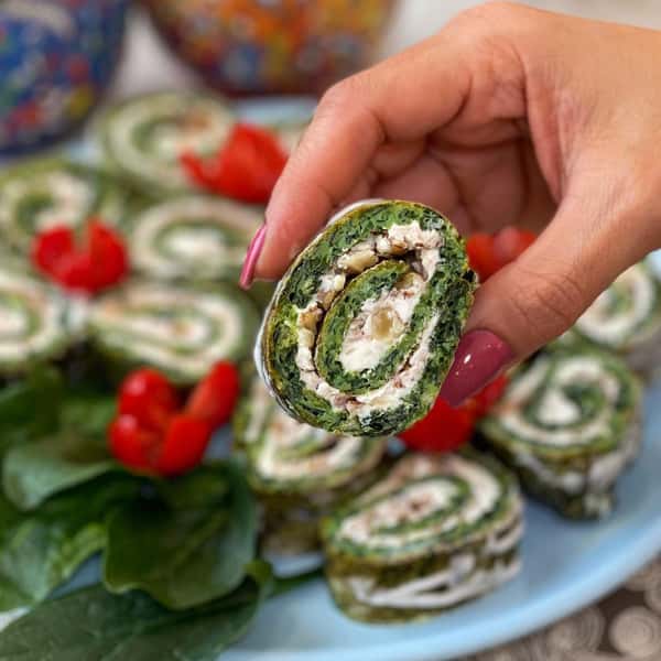 طرز تهیه رولت اسفناج،طرز تهیه رولت اسفناج با ماست،طرز تهیه رولت اسفناج با خمیر،طرز تهیه رول اسفناج با خمیر یوفکا،رولت اسفناج بدون فر،رولت اسفناج ساناز مینایی،رولت اسفناج به خانه برمیگردیم،رولت اسفناج با نان لواش،رولت اسفناج با کالباس