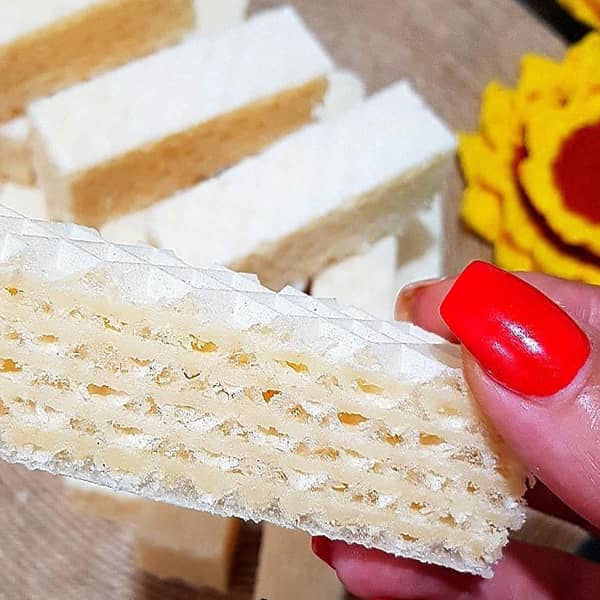 طرز تهیه ویفر خانگی خوشمزه با طعم توت فرنگی طرز تهیه ویفر رنگارنگ  طرز تهیه ویفر ساده    طرز تهیه ویفر بدون اسانس  طرز تهیه ویفر کاکائویی خانگی  طرز تهیه ویفر موزی  طرز تهیه ویفر کاراملی
