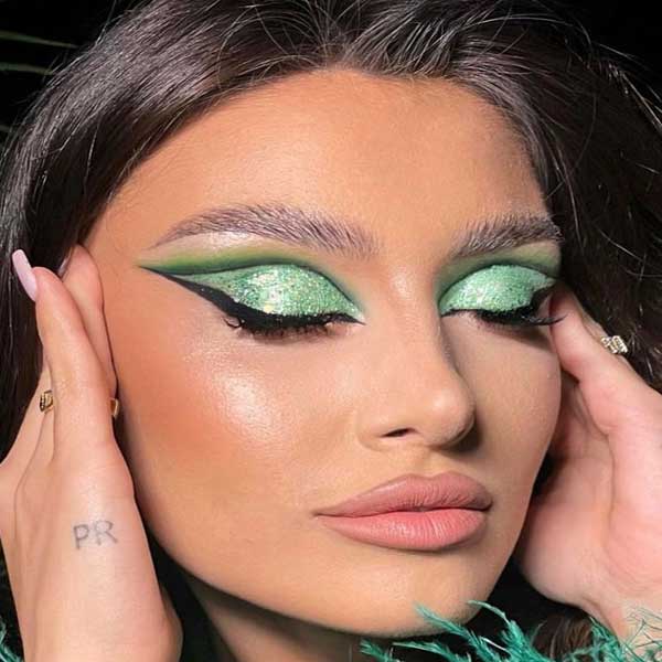 جدیدترین مدل های آرایش و میکاپ براق برای کریسمس 2023 Model makeup   lng l;h\ مدل آرایش صورت ساده مدل آرایش جدید مدل آرایش صورت ۱۴۰1 مدل میکاپ جدید مدل آرایش دخترانه مدل آرایش صورت ملایم مدل آرایش چشم مدل آرایش صورت ملایم مجلسی