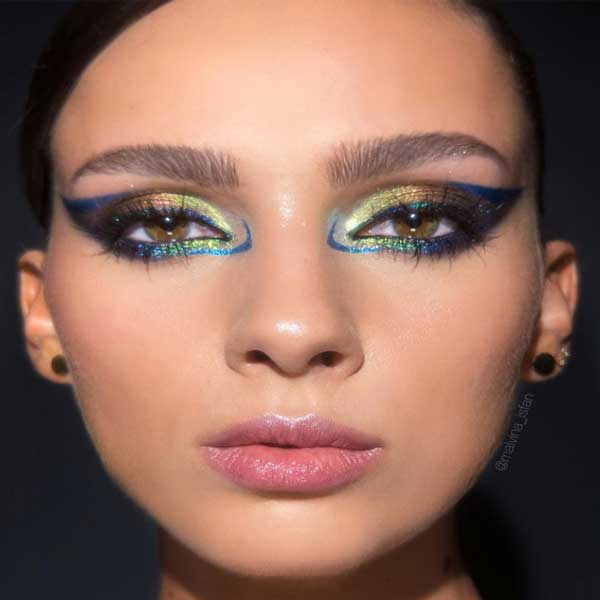 جدیدترین مدل های آرایش و میکاپ براق برای کریسمس 2023 Model makeup   lng l;h\ مدل آرایش صورت ساده مدل آرایش جدید مدل آرایش صورت ۱۴۰1 مدل میکاپ جدید مدل آرایش دخترانه مدل آرایش صورت ملایم مدل آرایش چشم مدل آرایش صورت ملایم مجلسی