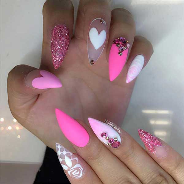 طراحی ناخن سفید و صورتی دخترانه شیک و با کلاس Nail design with white and pink nail polish طراحی ناخن با لاک صورتی و نقره ای طراحی ناخن با لاک صورتی و مشکی لاک صورتی چرک طراحی لاکچری ناخن طرح ناخن شیک و باکلاس صورتی مدل ناخن جدید ۱۴۰3 طرح ناخن صورتی جیغ