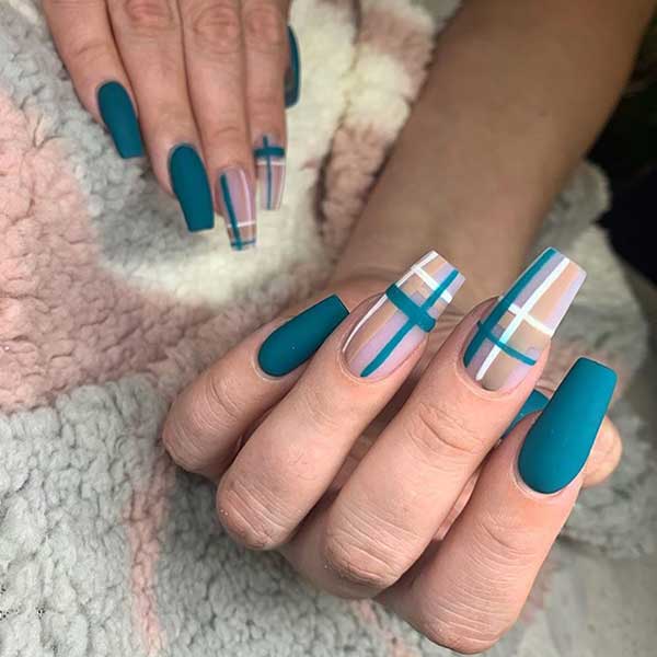 طراحی ناخن شطرنجی شیک و ساده + کاشت ناخن شطرنجی طراحی ناخن سفید مشکی جدید  طرح ناخن جدید طرح آتش روی ناخن طرح ناخن مشکی خفن