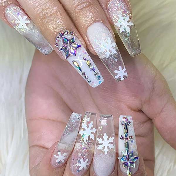 طراحی ناخن کروم سفید شیک و خاص از جدیدترین ژورنال ها کاشت ناخن کروم هفت رنگ انواع کروم ناخن ناخن کروم رزگلد کروم ناخن طبیعی ناخن کروم طلایی لاک کروم هفت رنگ آموزش شاتر کروم ناخن White chrome nail design