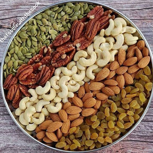 تزیین آجیل شب یلدا تزیین آجیل ساده و شیک تزیین آجیل در تنگ شیشه ای تزیین اجیل در منزل آموزش تزیین آجیل شب یلدا برای عروس تزیین آجیل با تور تزیین آجیل با مقوا jcddk H[dg af dgnh