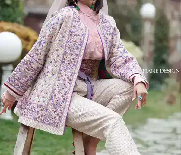 مدل مانتو سوزن دوزی کوتاه