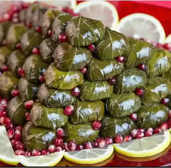 تزیین دلمه برگ مو