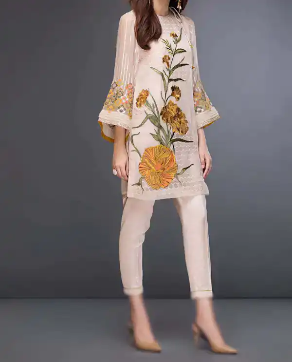مدل مانتو گلدوزی شده اینستا
