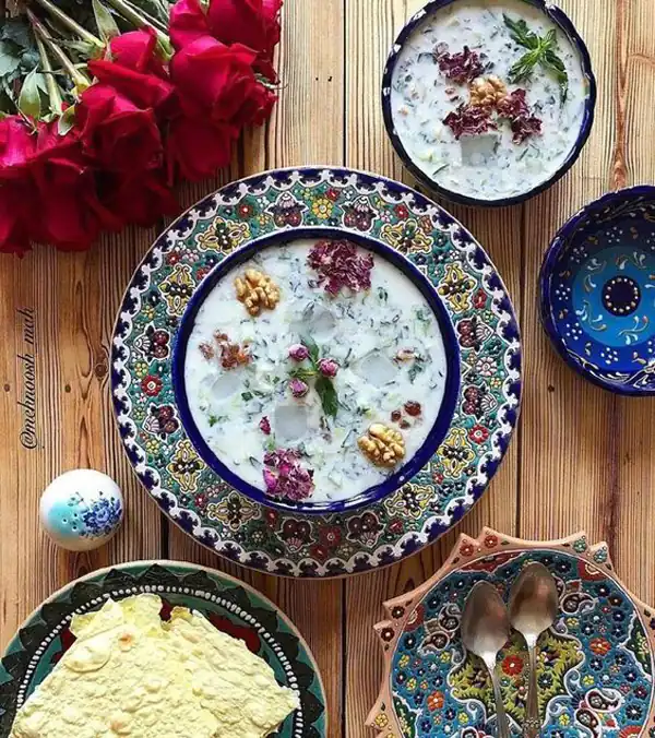 طرز تهیه آب دوغ خیار مجلسی