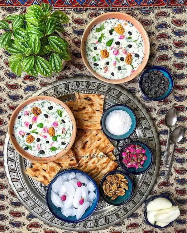 طرز تهیه آب دوغ خیار مجلسی