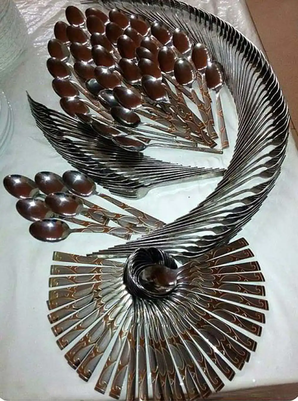 مدل چیدمان قاشق و چنگال