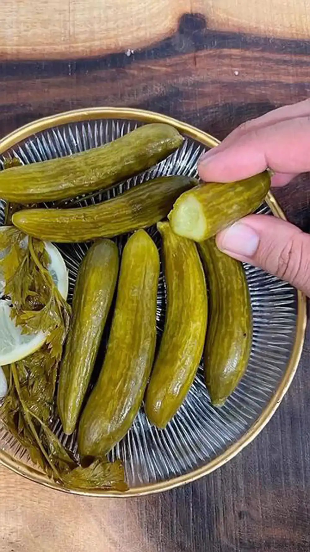 طرز تهیه خیار شور بازاری، طرز تهیه خیارشور خانگی با ماندگاری بالا، طرز تهیه خیارشور دبه ای، طرز تهیه خیارشور خانگی ترد و خوشمزه، طرز تهیه خیارشور درجه یک، طرز تهیه خیارشور برای یک کیلو خیار، طرز تهیه خیار شور فوق العاده خوشمزه نی نی سایت، طرز تهیه خیار شور با اب نجوشیده، طرز تهیه خیارشور با نخود خام