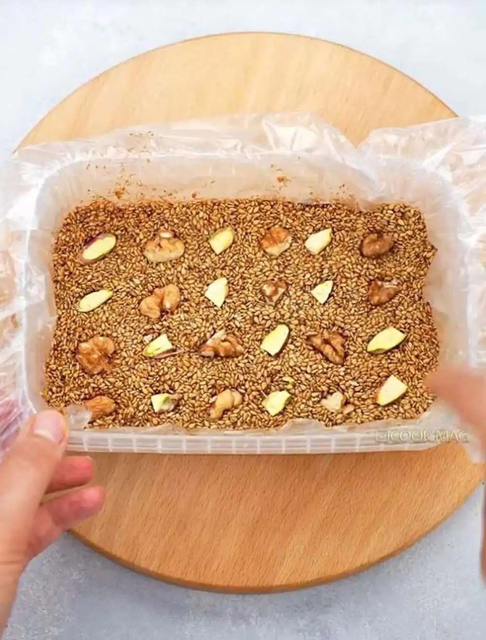طرز تهیه کنجد بار با شیره انگور، طرز تهیه کنجد بار با شیره انگور، طرز تهیه کنجد بار با عسل، طرز تهیه کنجد بار با خرما، کنجد بار خانگی، طرز تهیه سوهان کنجدی با ارده و شیره، بمب انرژی با کنجد و شیره انگور، طرز تهیه کنجد بار با شیره خرما، طرز تهیه کنجد بار بدون ارده