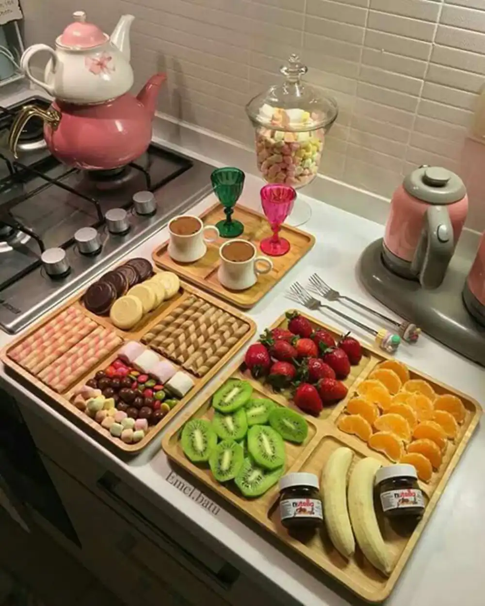 تزیین تخته سرو چوبی