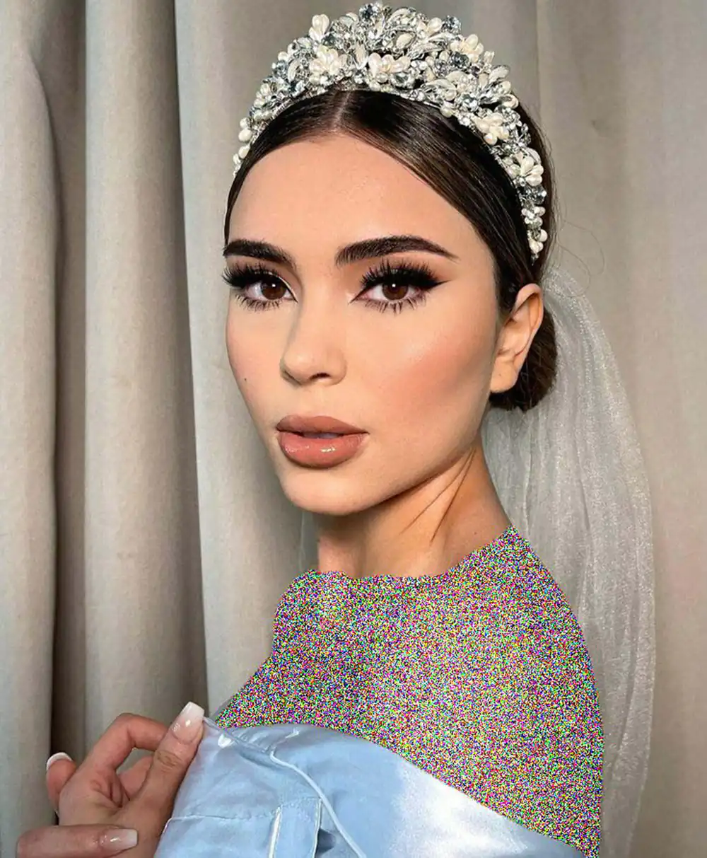 آرایش لایت عروس با موی مشکی