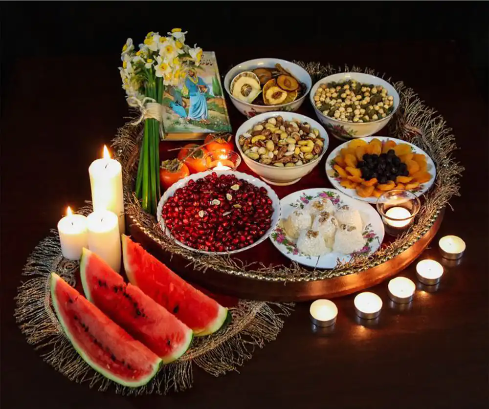 تزیین سفره یلدا برای عروس