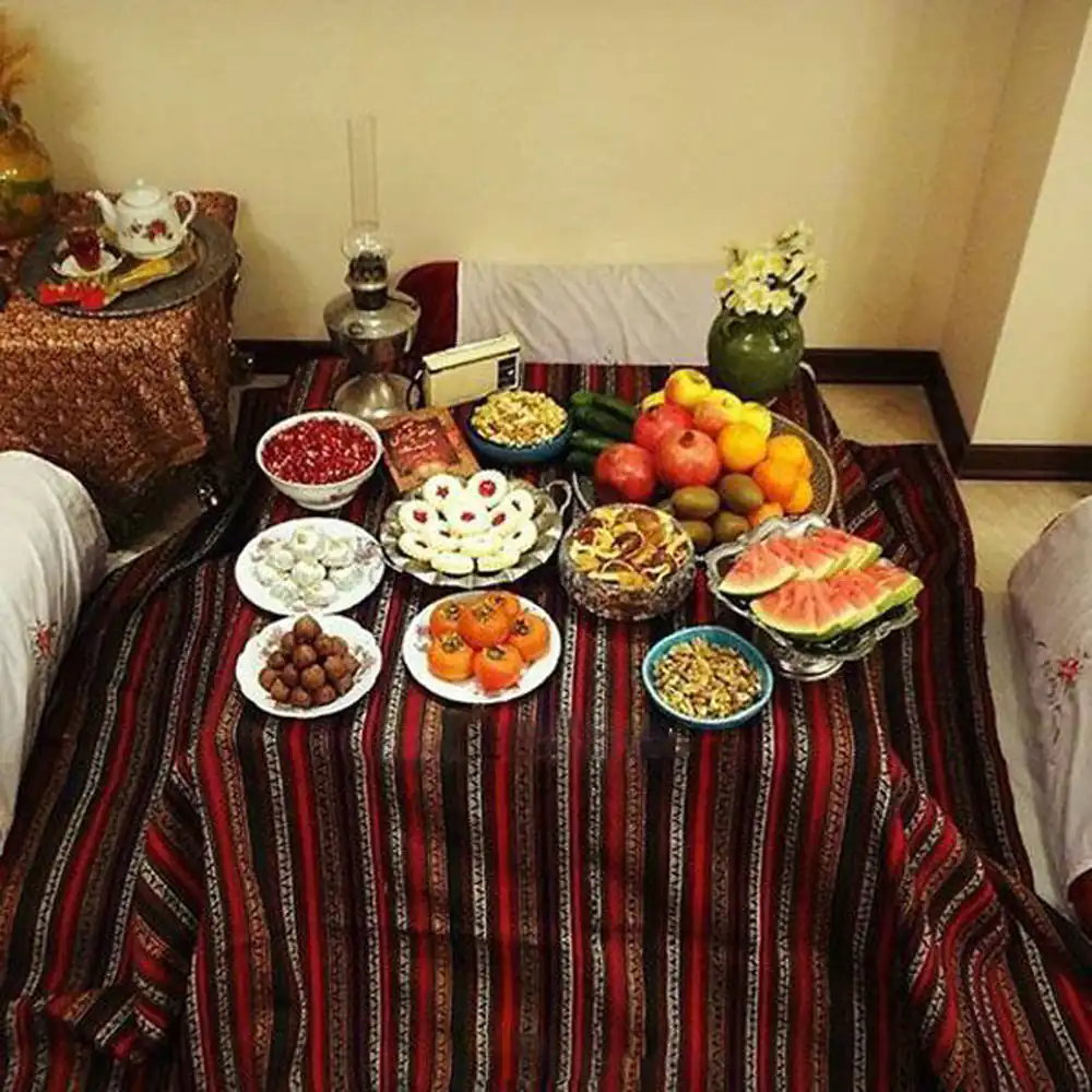 تزیین سفره یلدا برای عروس