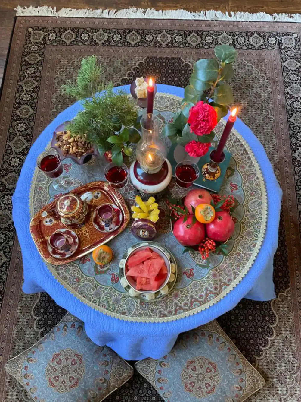 تزیین سفره یلدا برای عروس