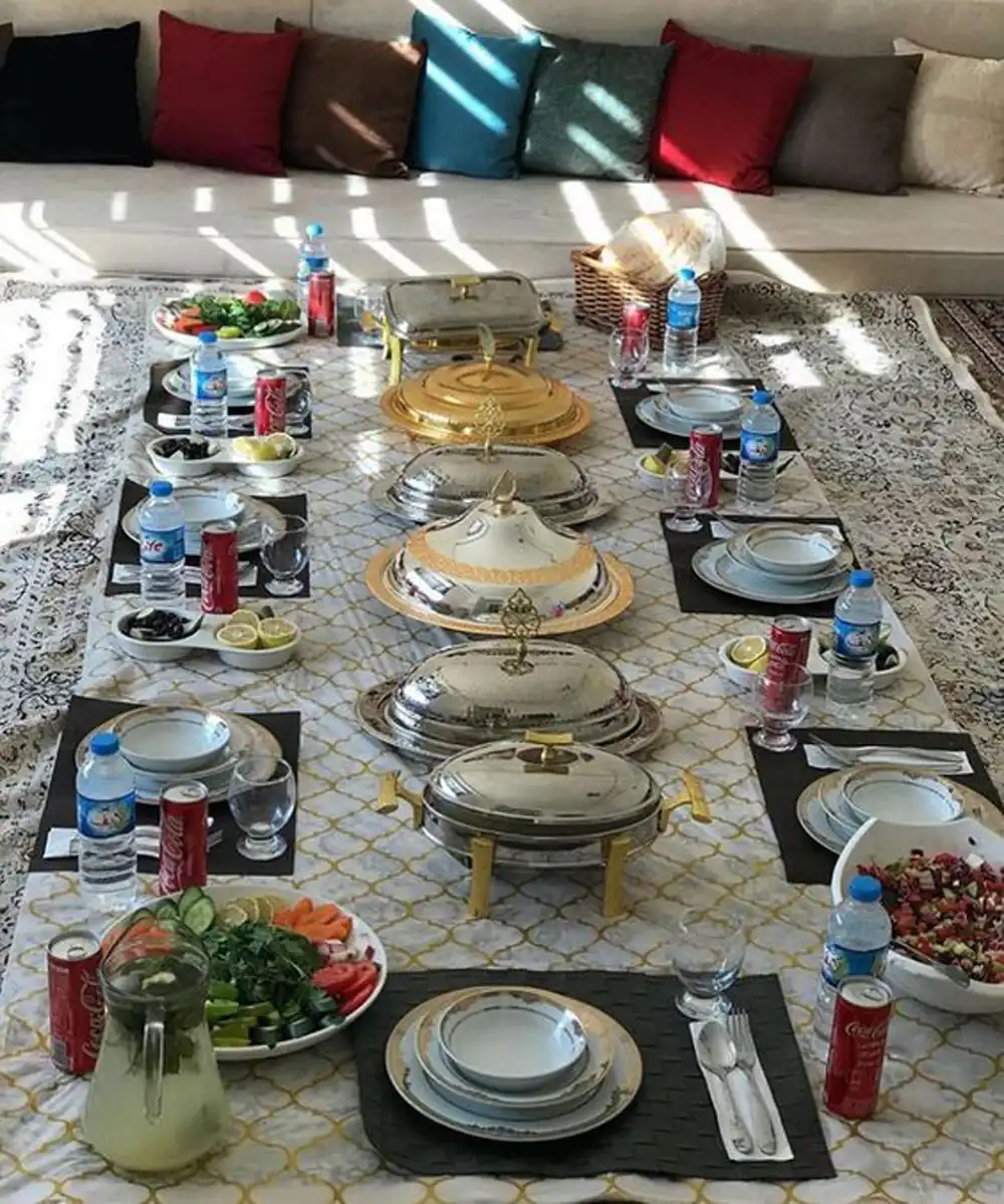 تزیین سفره غذا با وسایل ساده