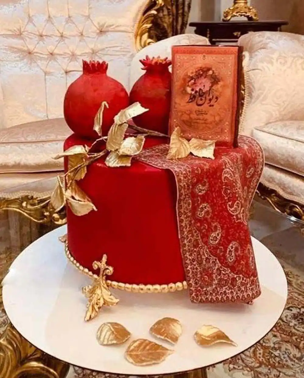 کیک شب یلدا برای تولد