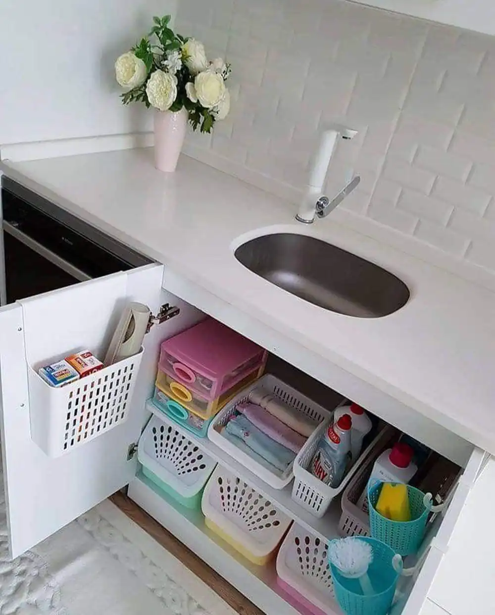 چیدمان کابینت زیر سینک ظرفشویی