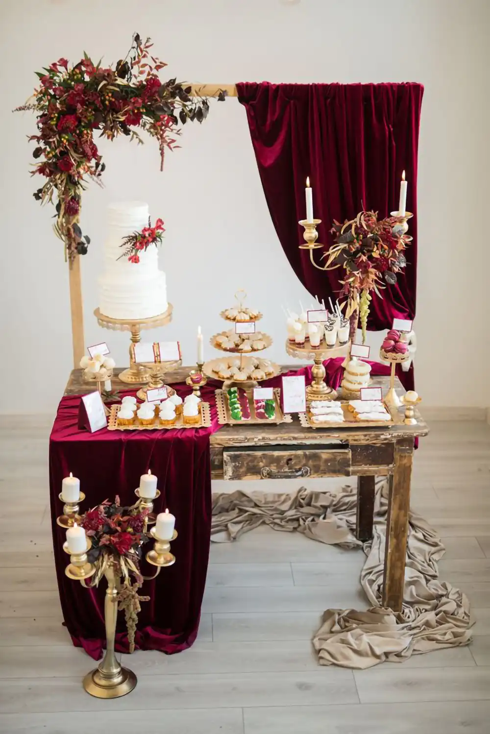 دکور شب یلدا برای عکاسی
