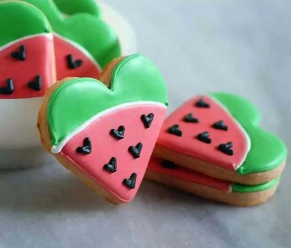 خوراکی شب یلدا برای مدرسه