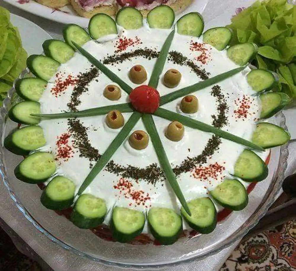 تزیین ماست و خیار ساده و شیک