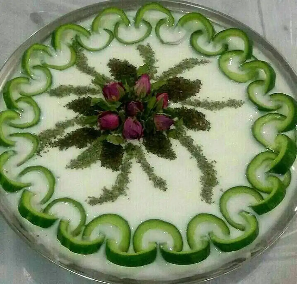 تزیین ماست و خیار ساده و شیک