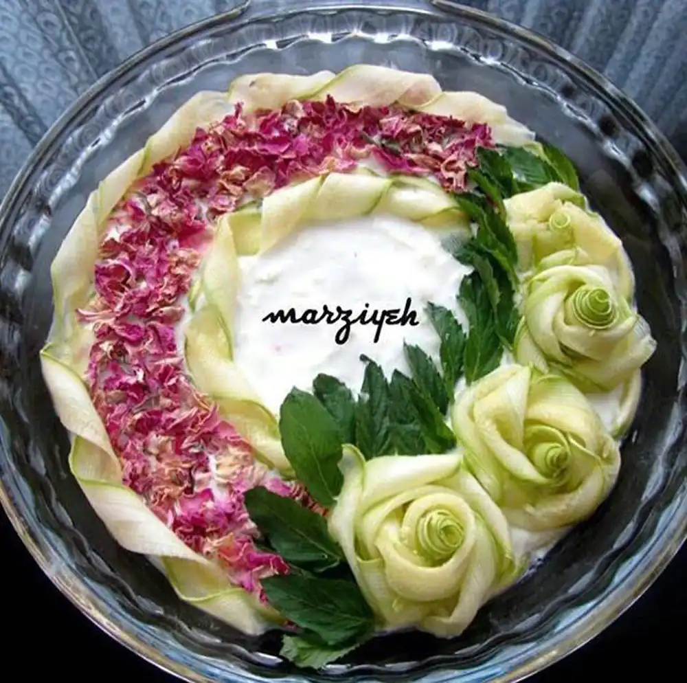 تزیین ماست و خیار ساده و شیک