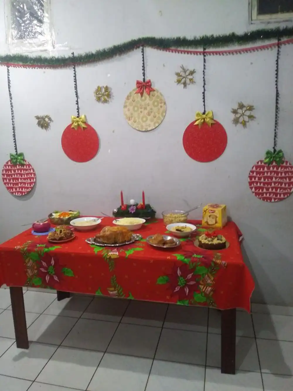 تزیین کلاس برای شب یلدا ساده