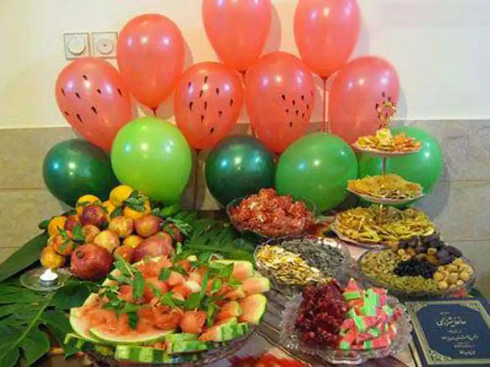 تزیین یلدایی برای مدرسه