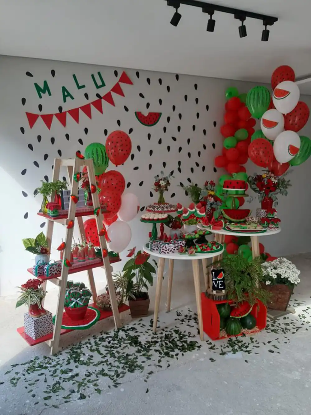 تزیین یلدایی برای مدرسه