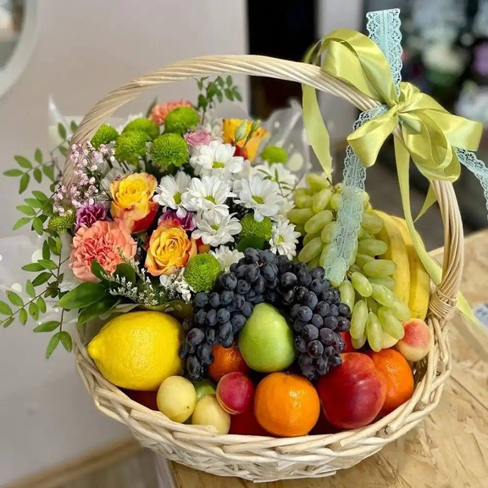 تزیین میوه در سبد حصیری