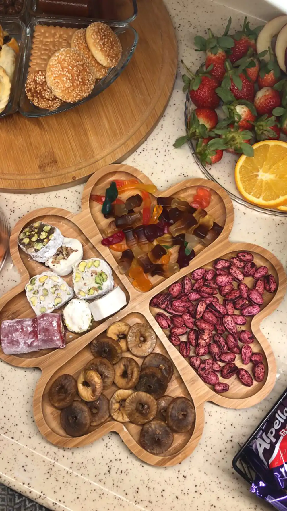 پذیرایی از مهمان شب نشینی