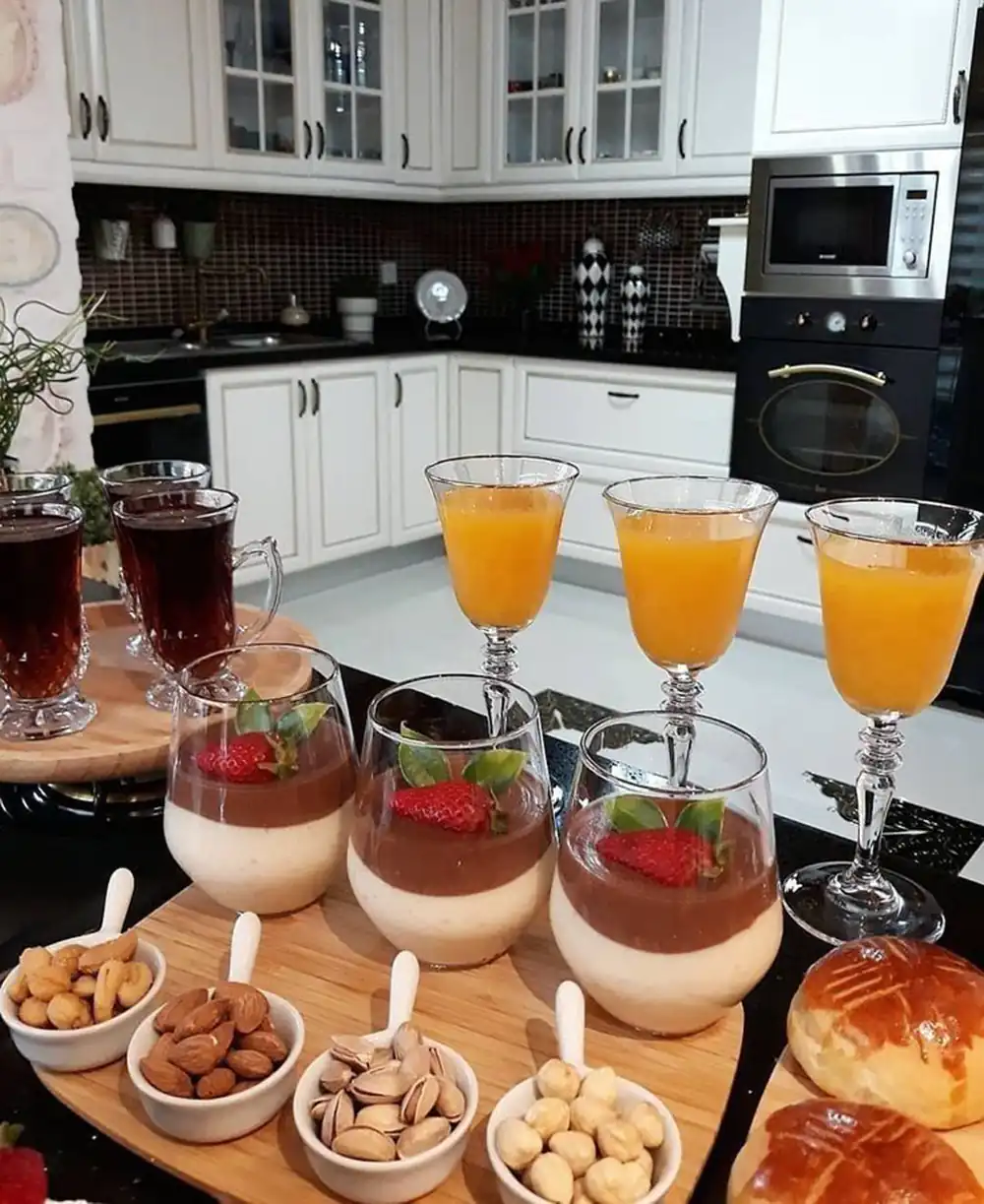 پذیرایی از مهمان شب نشینی