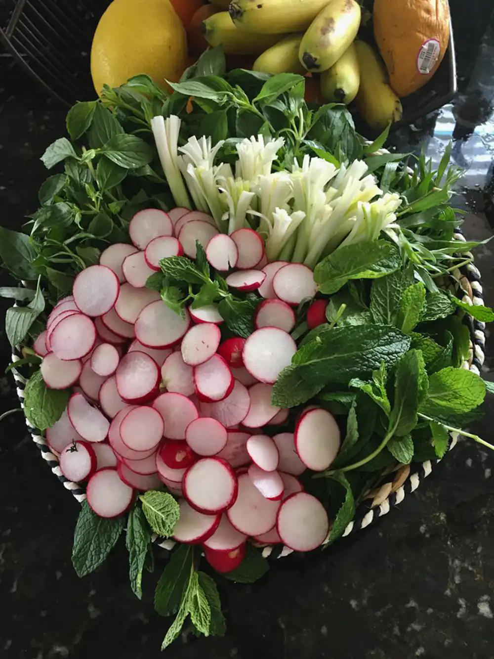تزیین سبزی خوردن در سبد