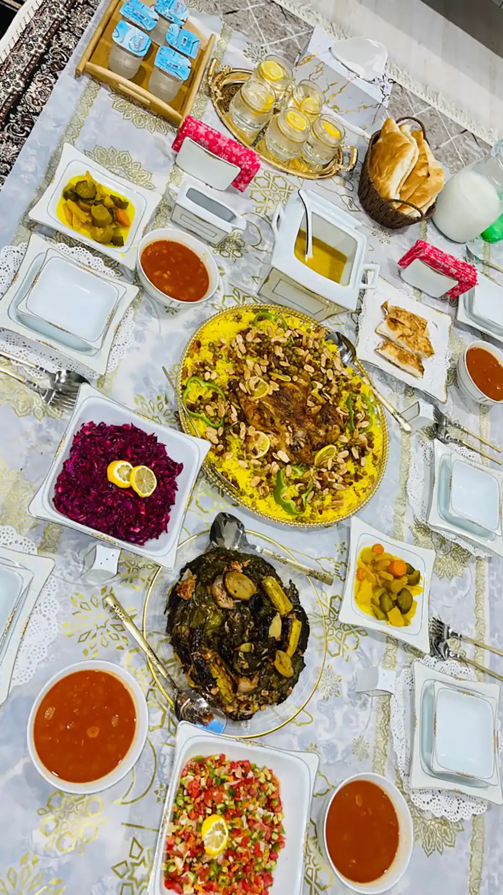 تزیین سفره غذا برای مهمان
