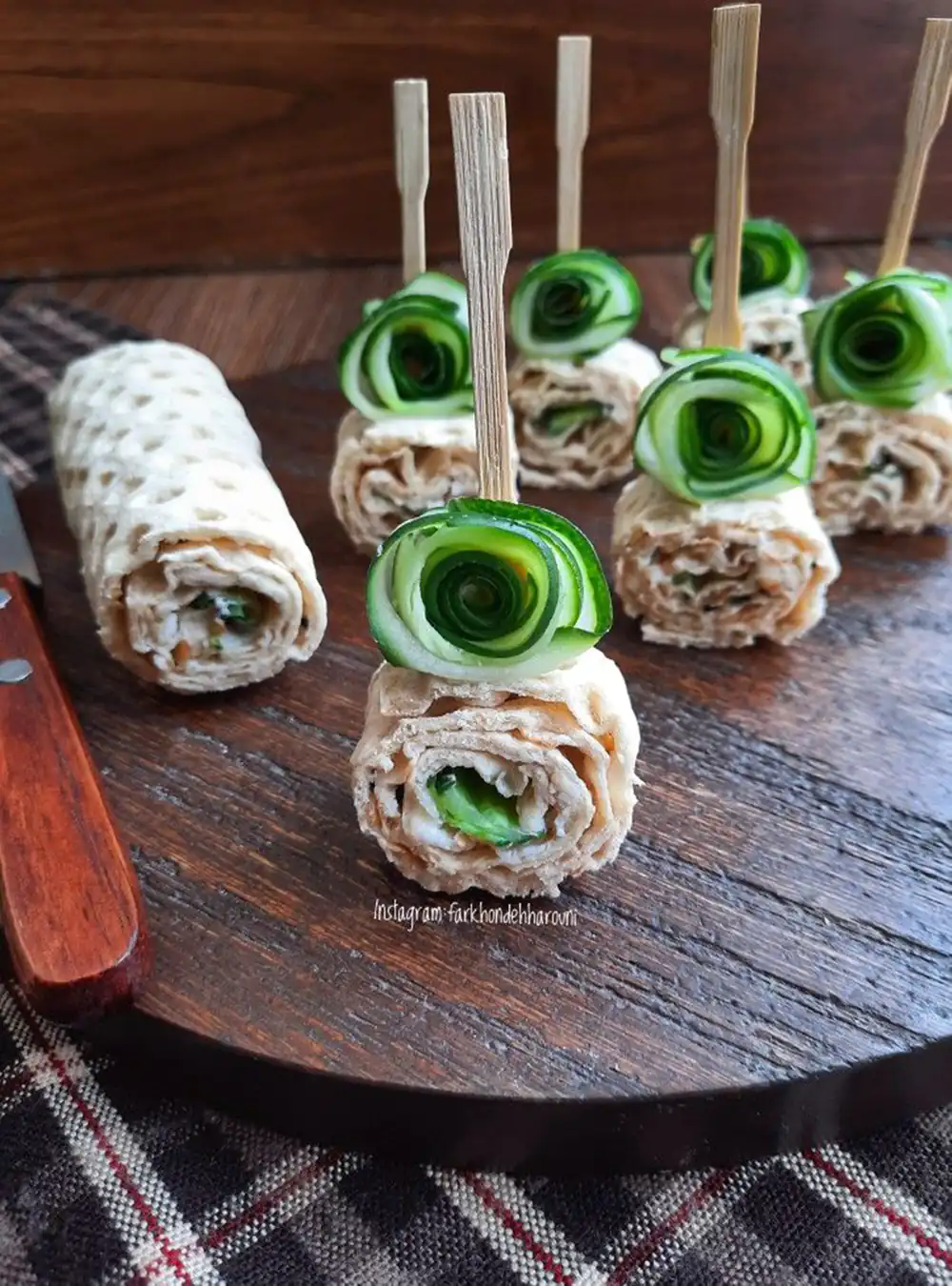 تزیین نان و پنیر و سبزی برای نذری