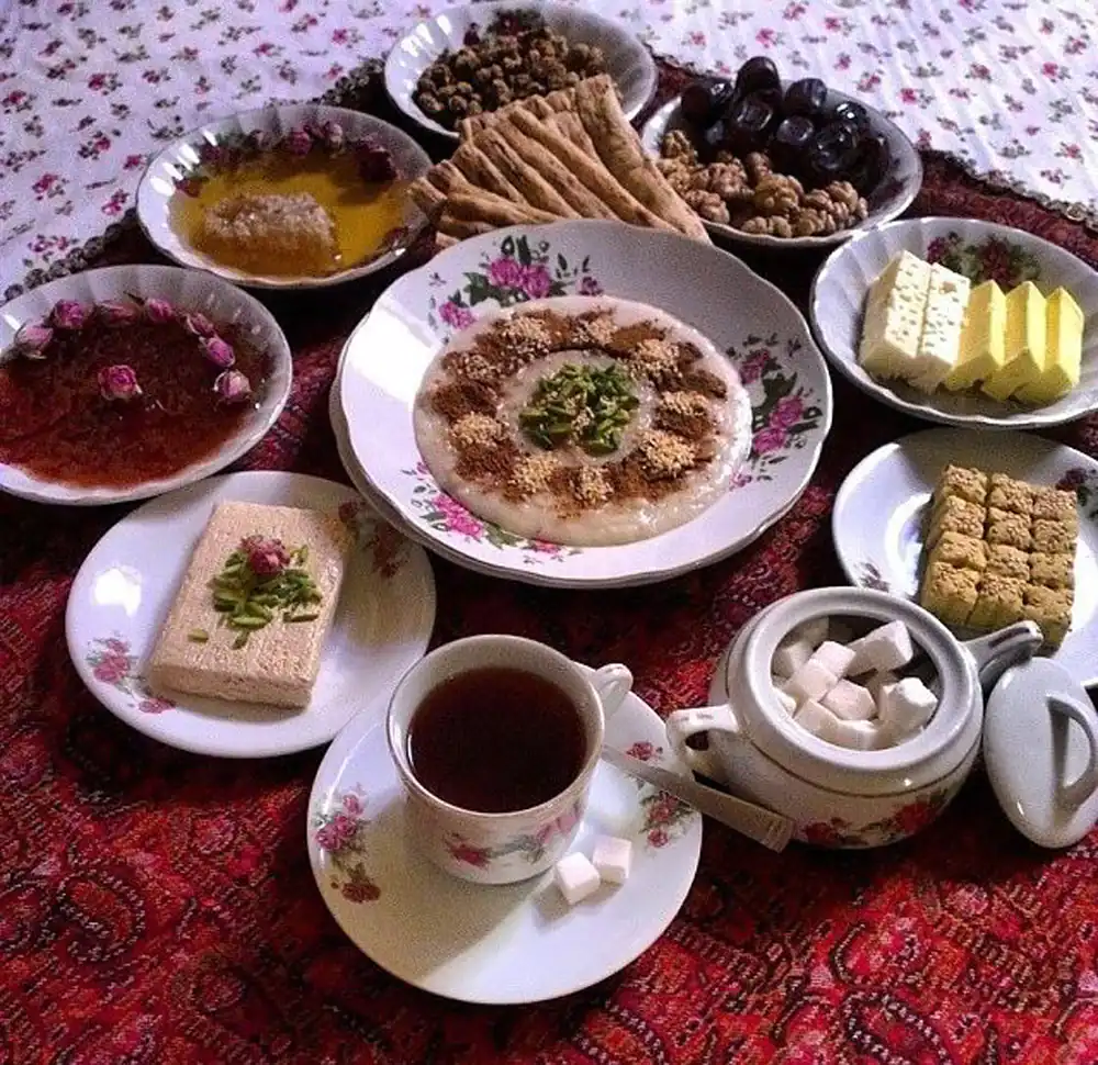 تزیین سفره افطاری ساده دو نفره