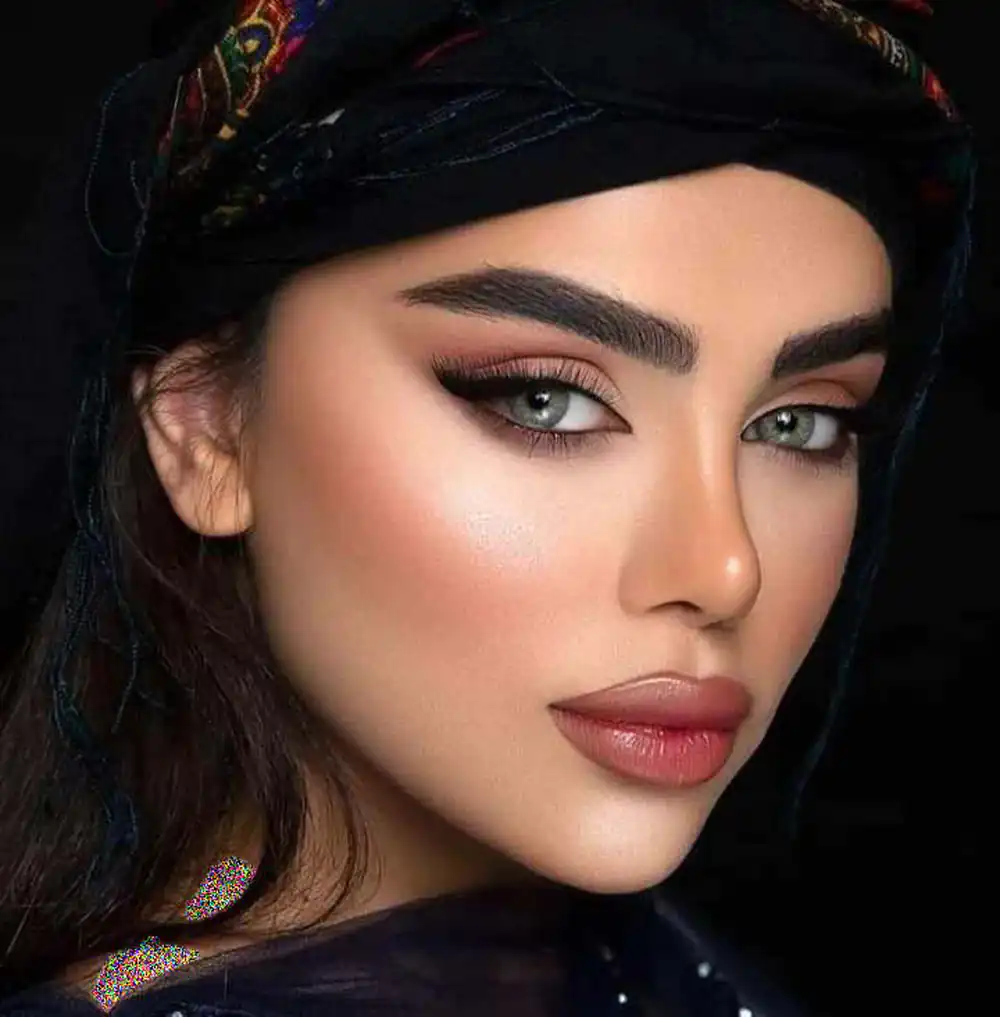 آرایش حرفه‌ای صورت