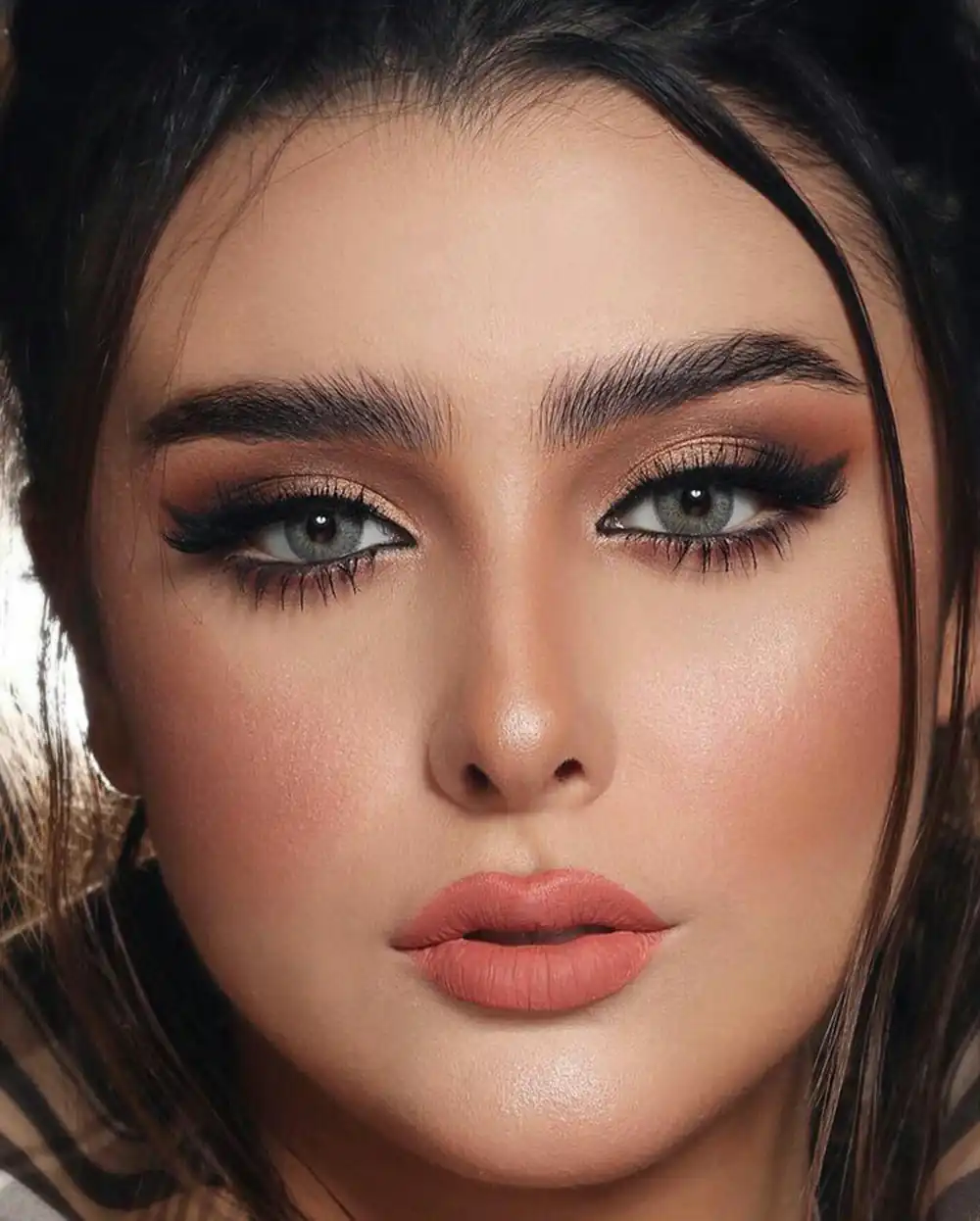 آرایش شیک صورت