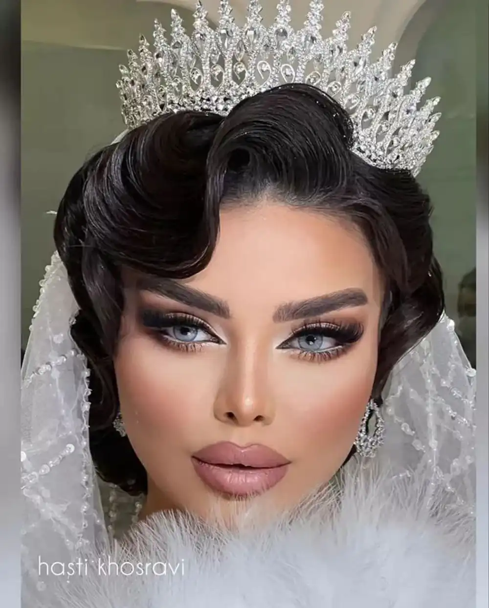 شینیون عروس برای صورت گرد