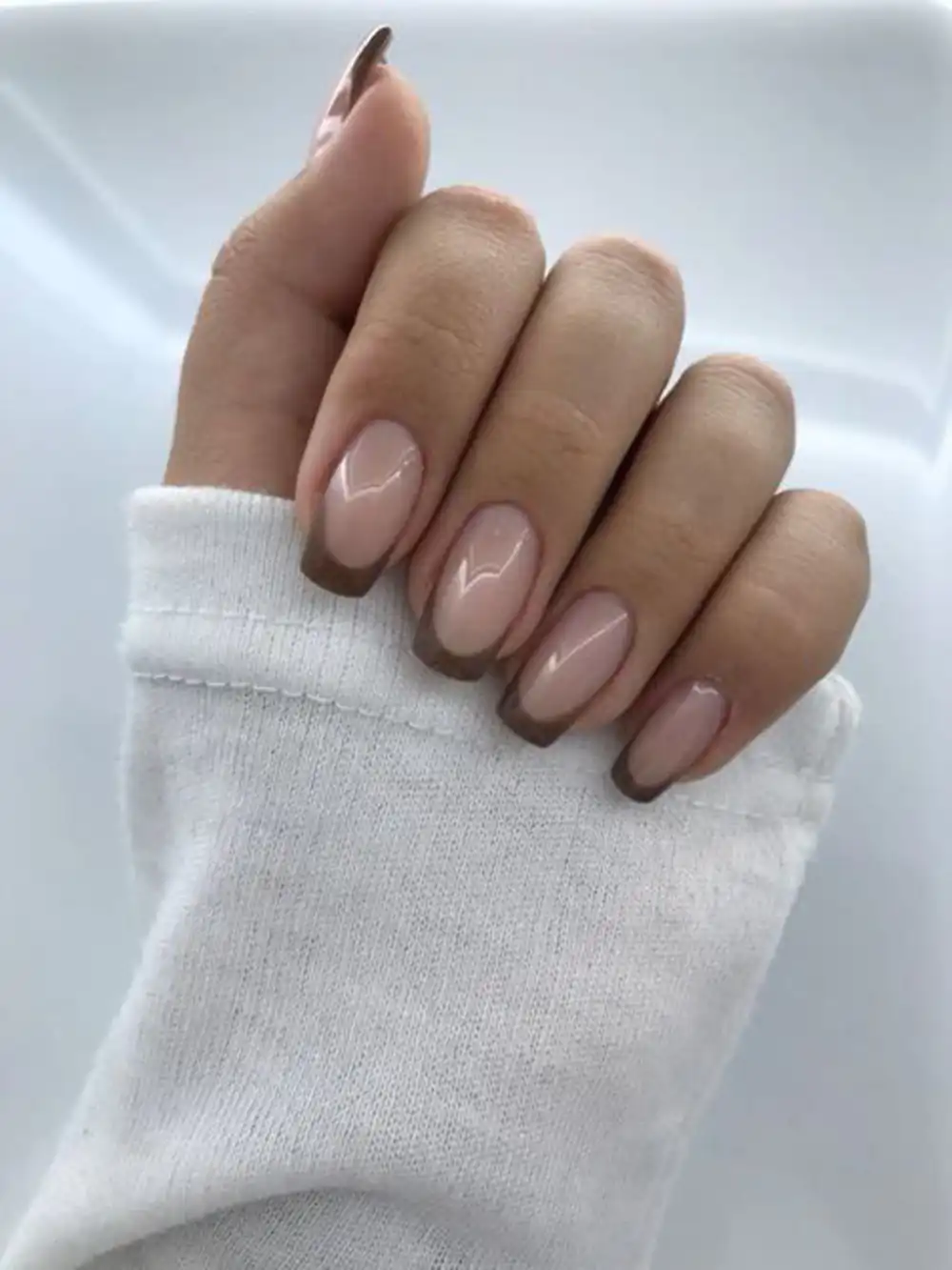 طرح ناخن پاییزی مینیمال