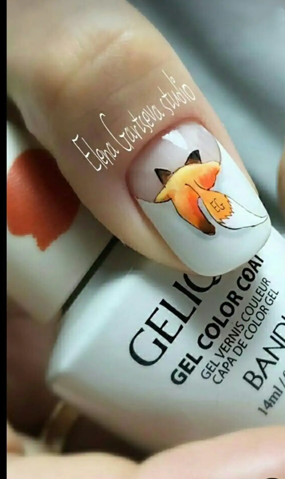 طرح ناخن پاییزی روباه