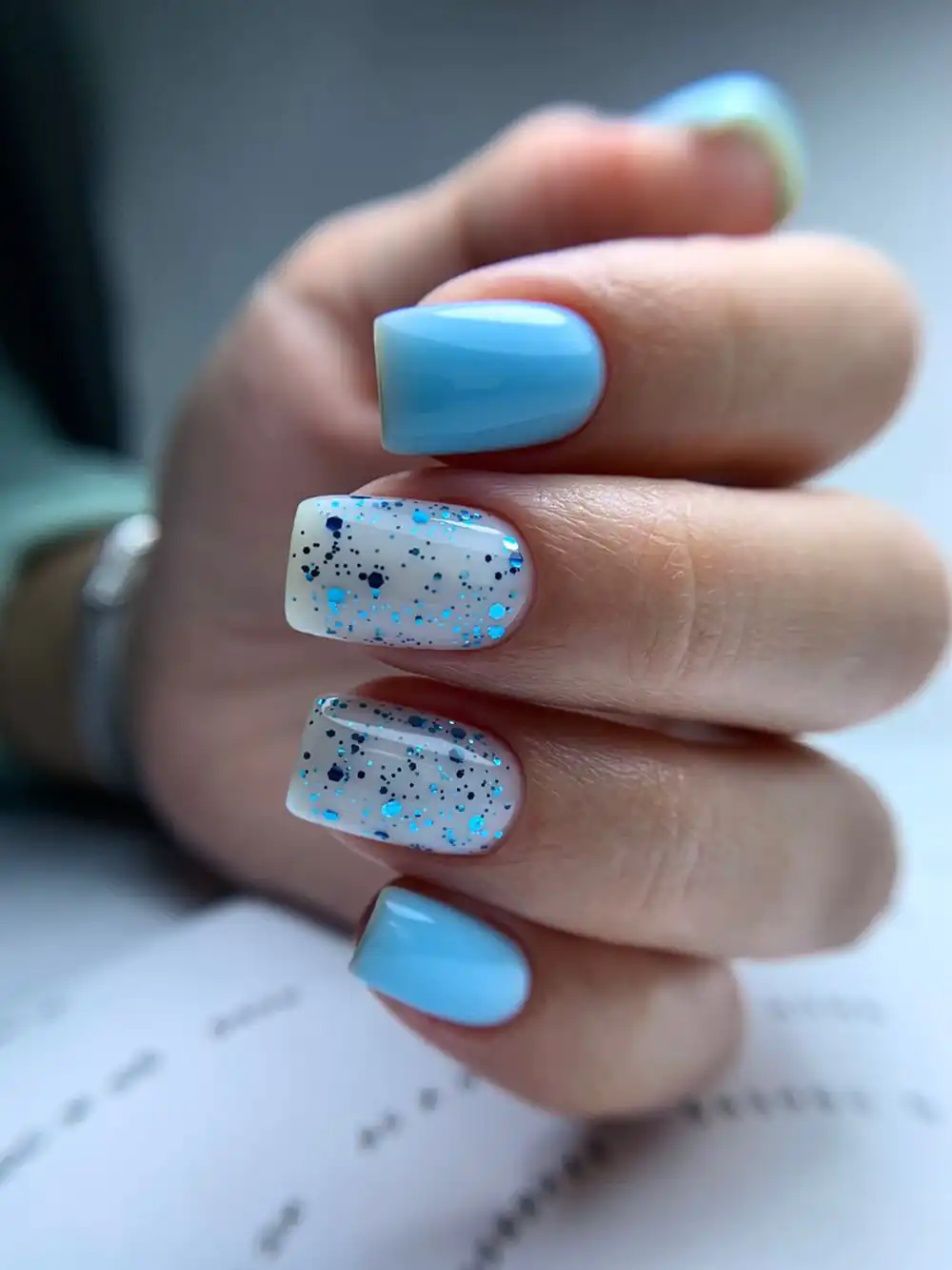 ایده طراحی ناخن آبی