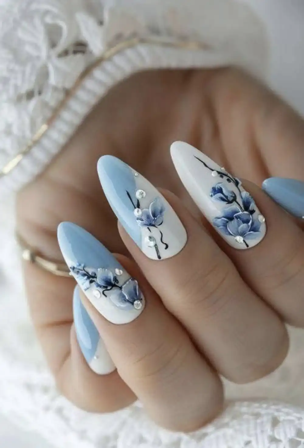 ایده طراحی ناخن آبی