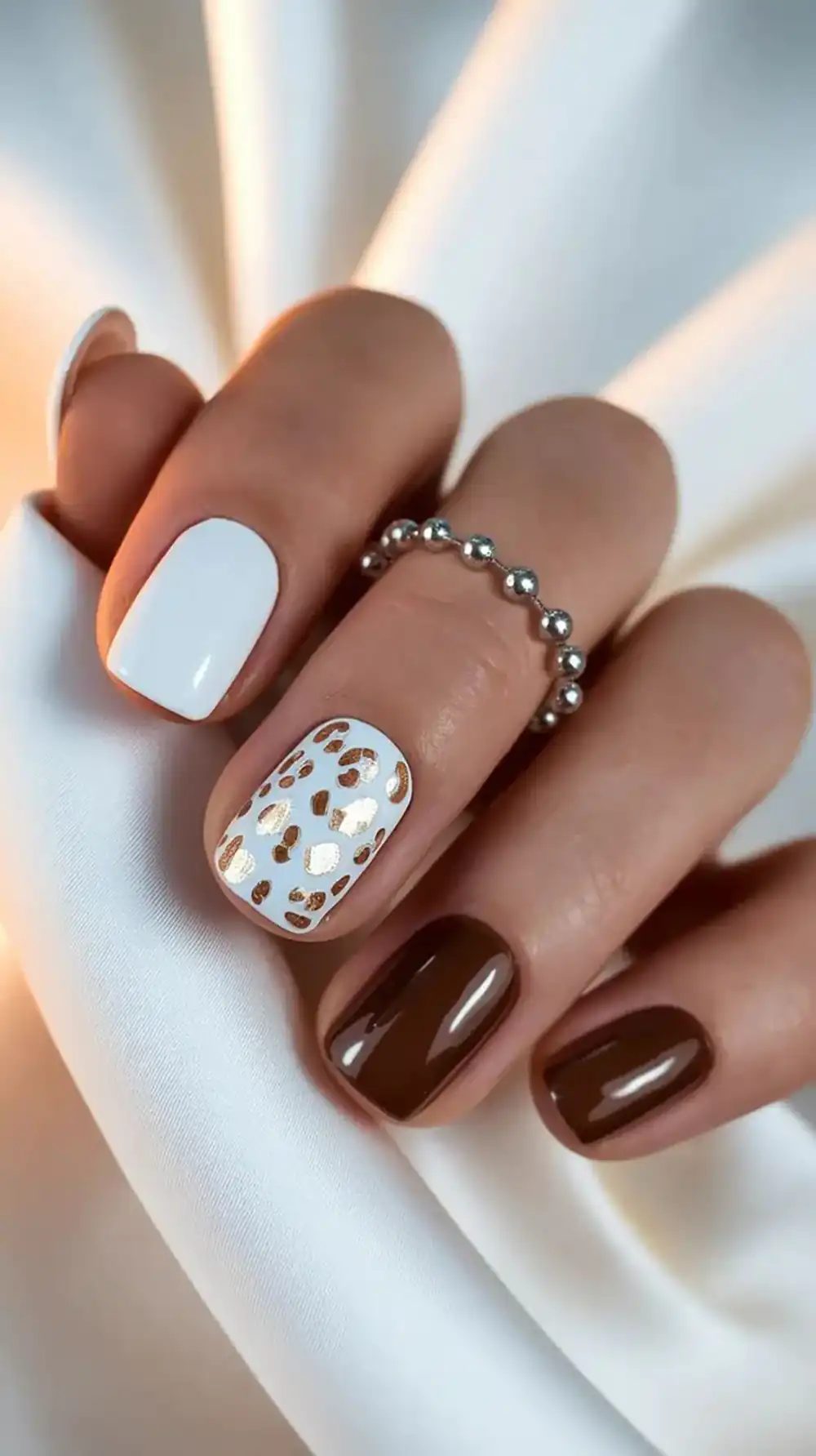  طراحی ناخن مینیمال