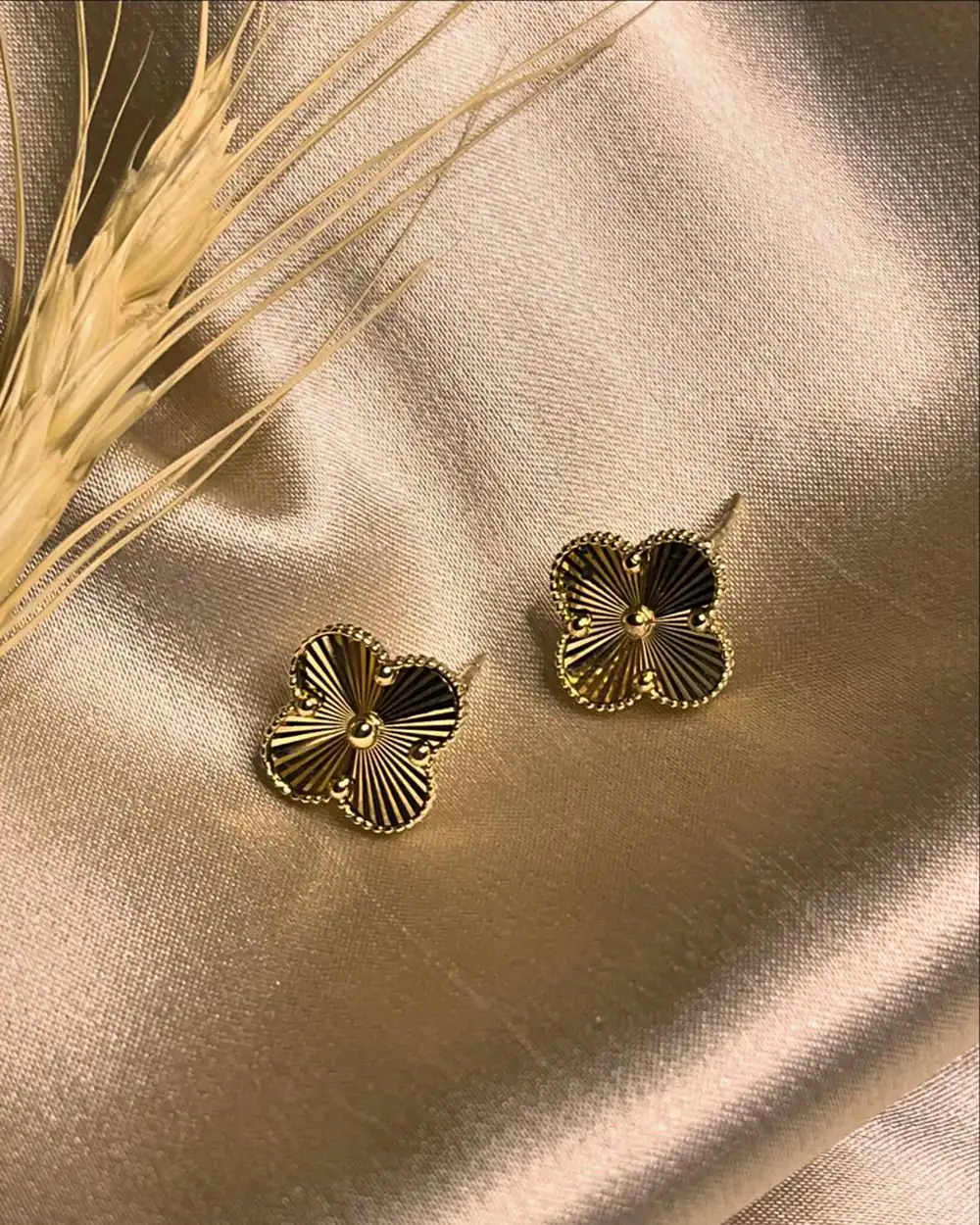 گوشواره میخی طلا